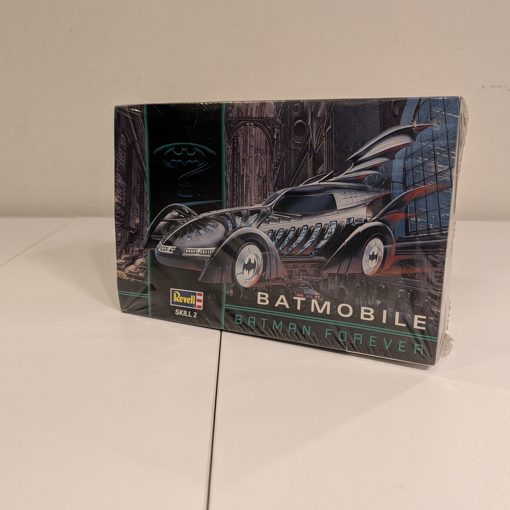 Batman Forever Batmobile Revell #6720 1:25 Scale Model Kit - NEW SEALED! Vintage